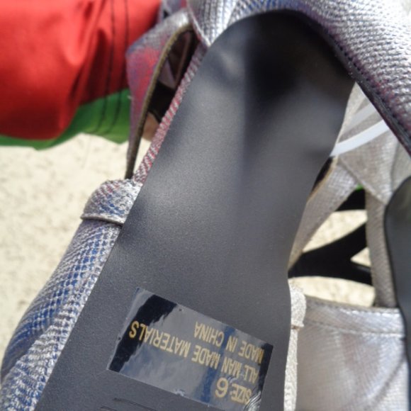 Qupid Iridescent platform  heels NWT - Picture 7 of 11